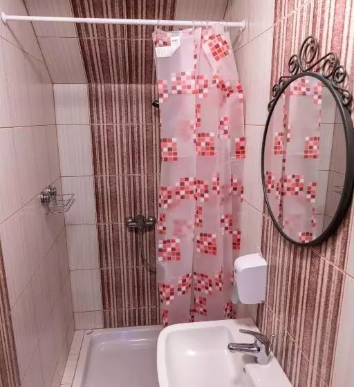 تختخواب و صبحانه Adventure Farm