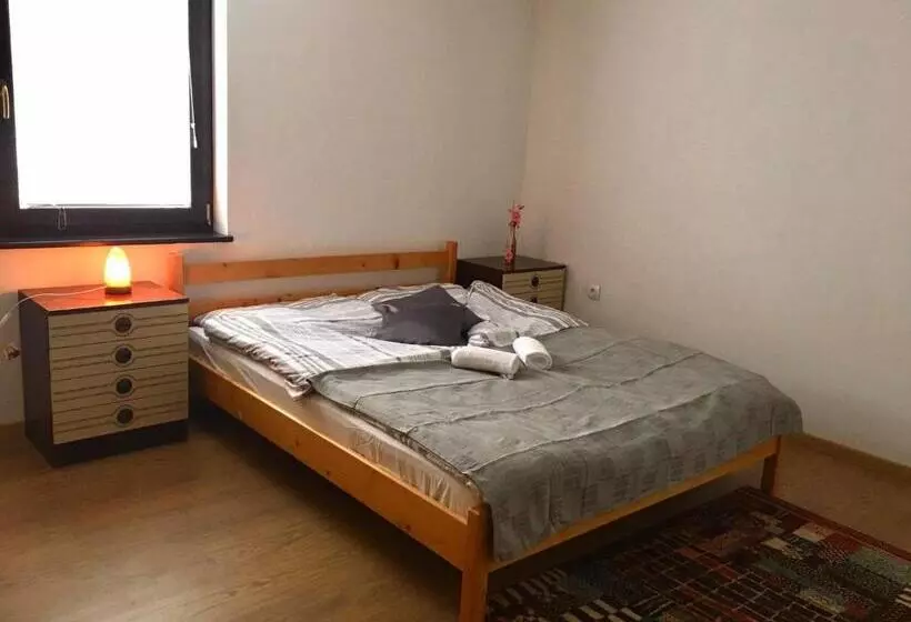 تختخواب و صبحانه Adventure Farm