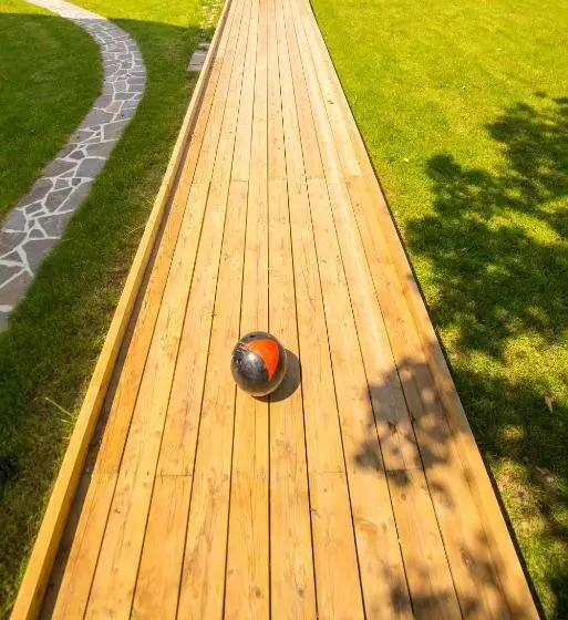 تختخواب و صبحانه Adventure Farm