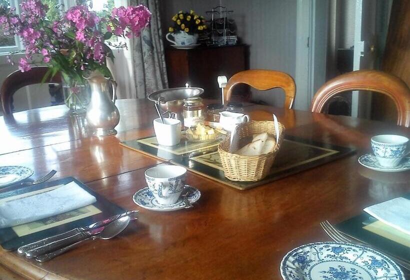 민박 Garrane House