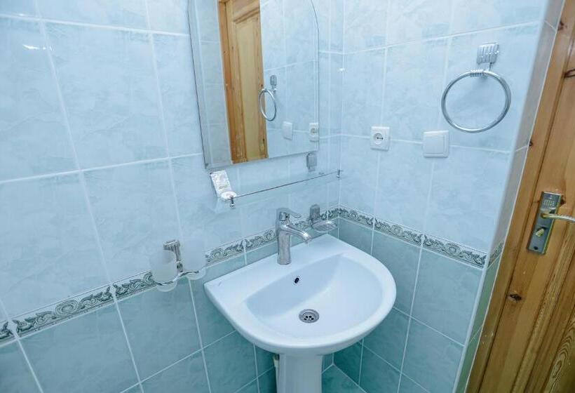 בית מלון כפרי Yangi Sharq