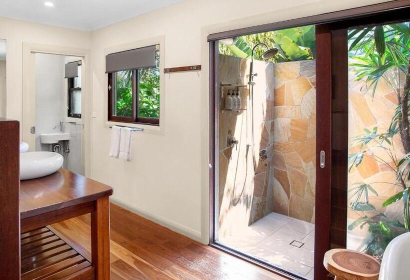 Пансион Away Guesthouse  Away On Shirley Lane