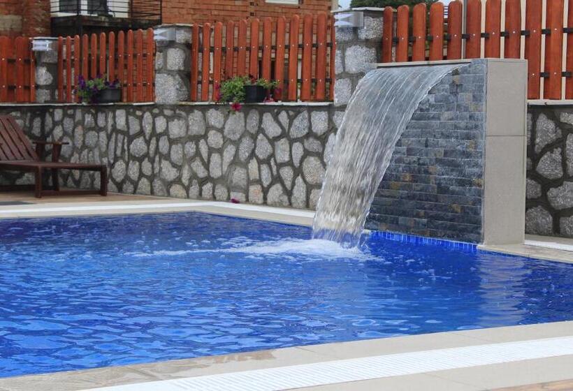 پانسیون Villa Mimi