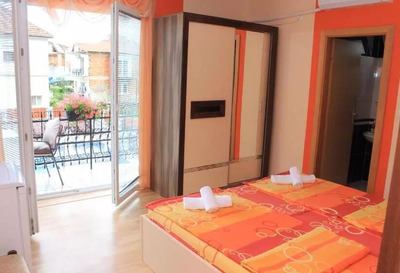 پانسیون Villa Mimi