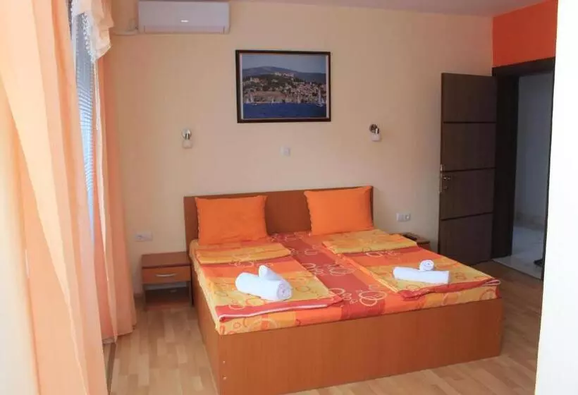 پانسیون Villa Mimi