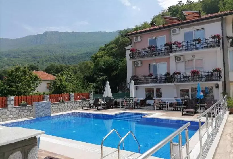 پانسیون Villa Mimi