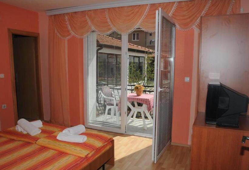 پانسیون Villa Mimi