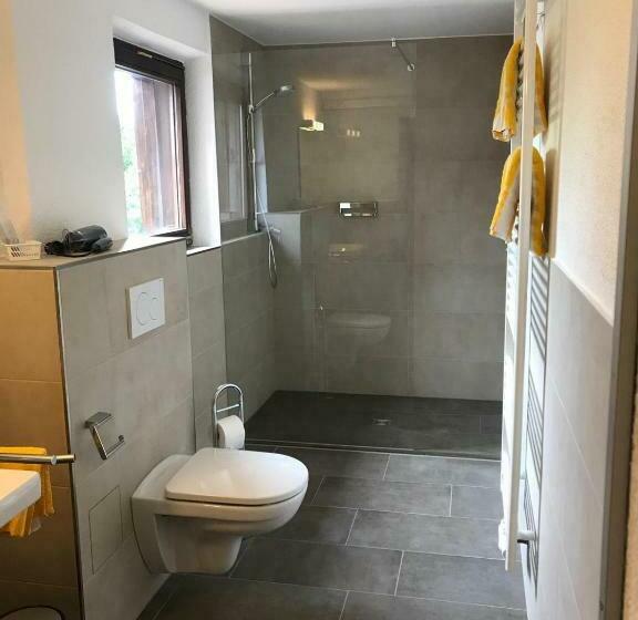 הוסטל Gasthof Rössle Ochsenwang