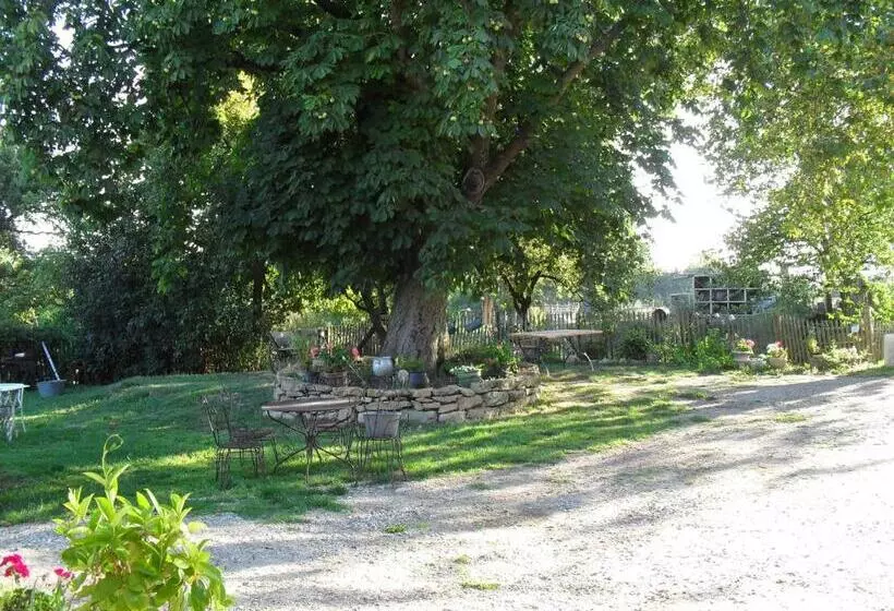 Aamiaismajoitus (B&B) A La Mare Du Vieux Chêne