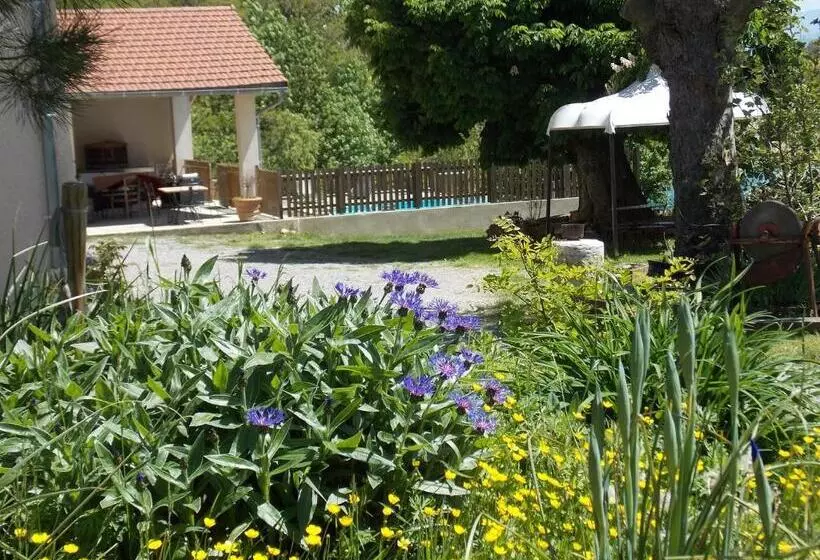 Aamiaismajoitus (B&B) A La Mare Du Vieux Chêne