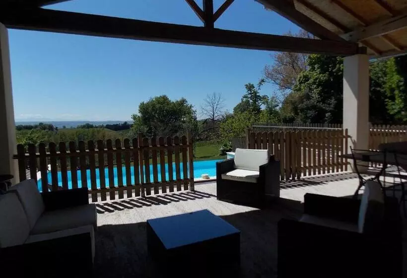 Aamiaismajoitus (B&B) A La Mare Du Vieux Chêne