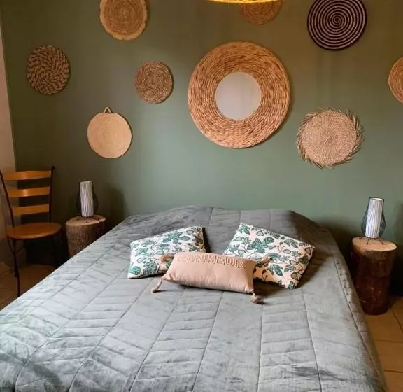 Aamiaismajoitus (B&B) A La Mare Du Vieux Chêne