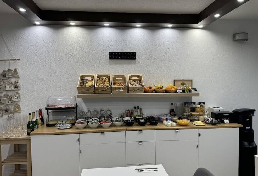 Hotel Rooftop City Residence With Deep Garage