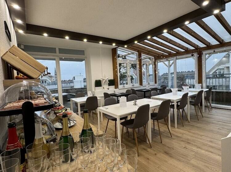 Hotel Rooftop City Residence With Deep Garage