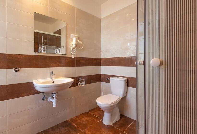 Hotel Rooftop City Residence With Deep Garage