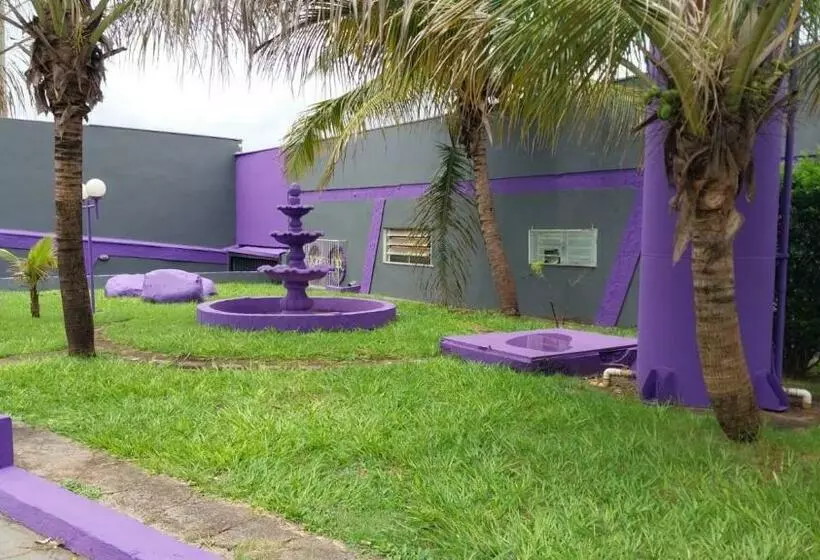 Motel Tropical