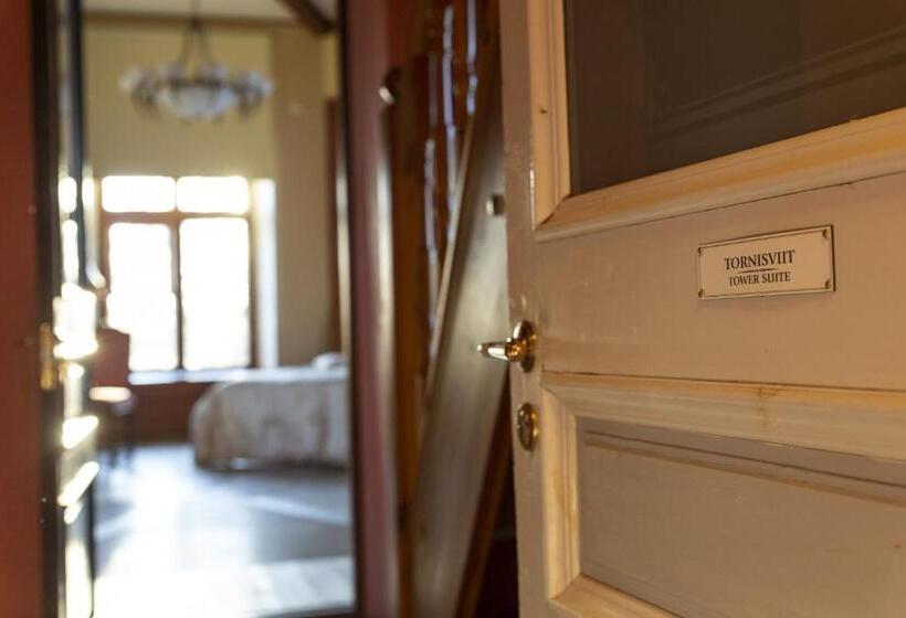 پانسیون Laitse Castle