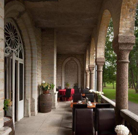 پانسیون Laitse Castle