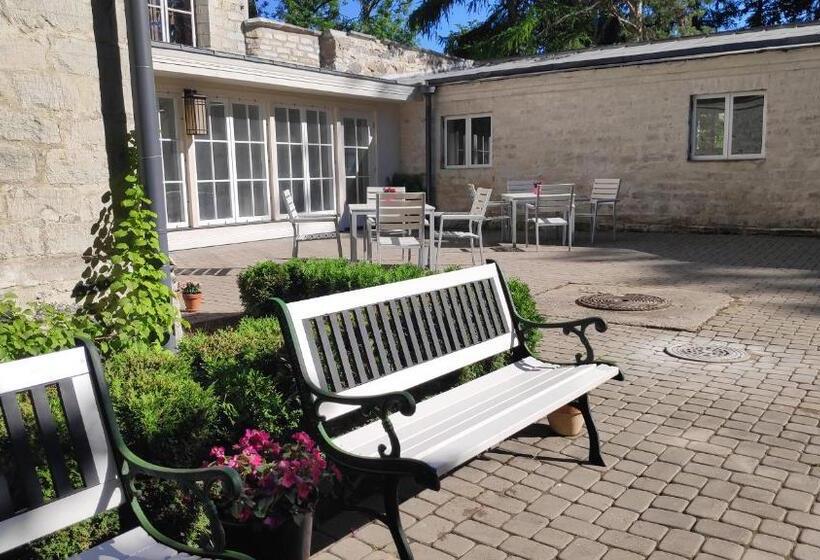 پانسیون Laitse Castle