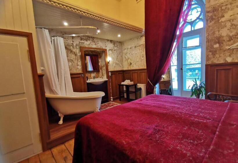 پانسیون Laitse Castle