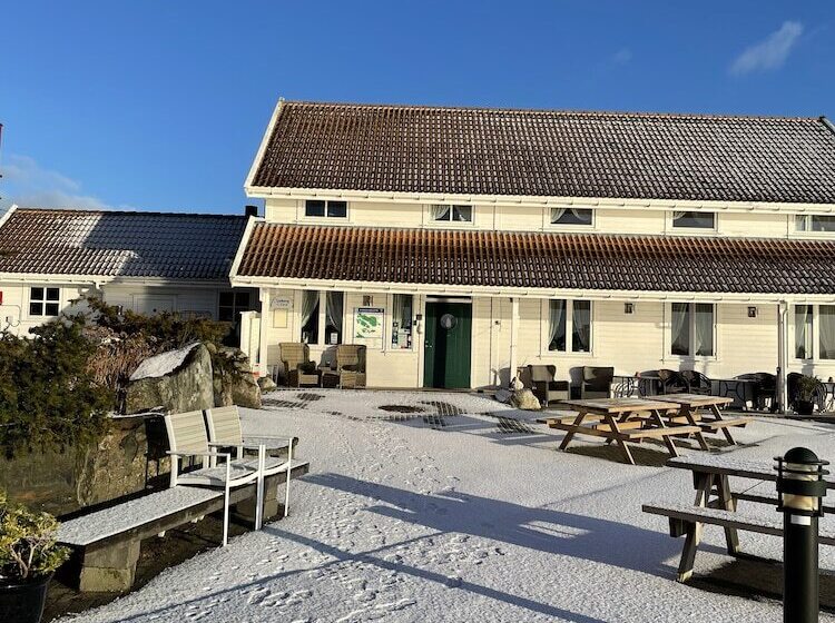 بنسيون Sjøberg Hotell Og Ferie Leiligheter