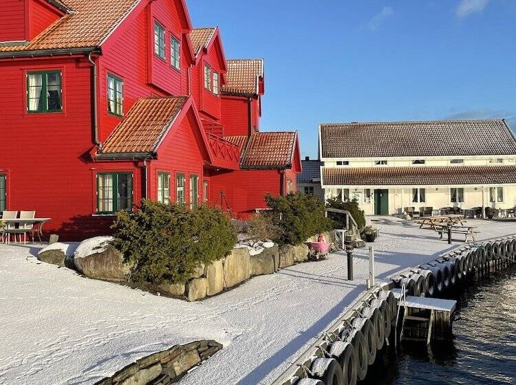 بنسيون Sjøberg Hotell Og Ferie Leiligheter