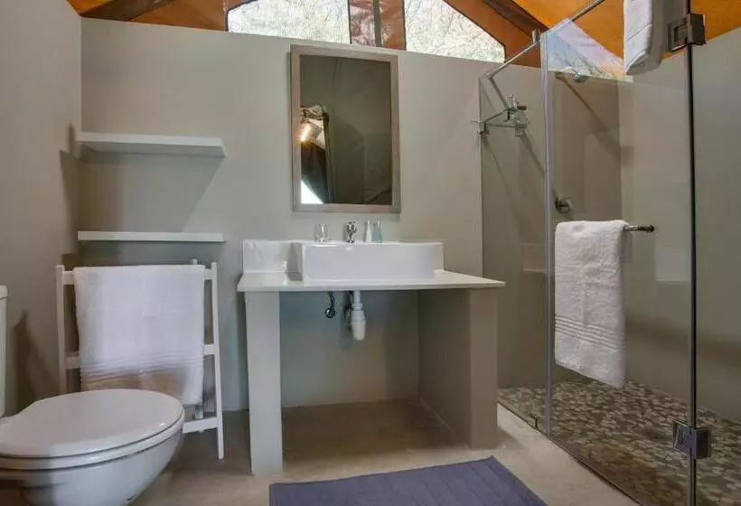 Aamiaismajoitus (B&B) Little Mongena Tented Camp