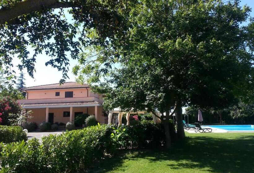 בית מלון כפרי Agriturismo Podere San Carlo