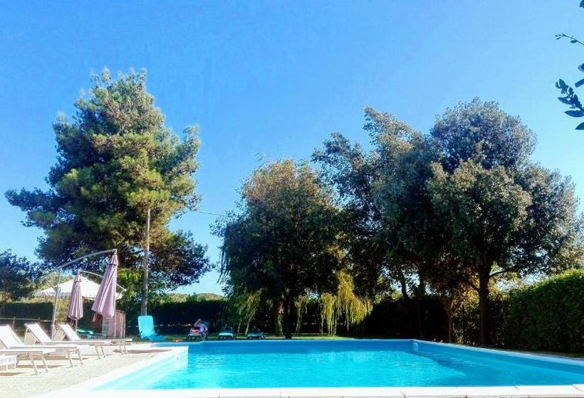 בית מלון כפרי Agriturismo Podere San Carlo