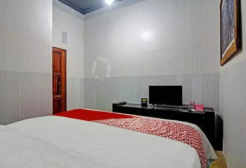 Hotelli Oyo 90358 Poris Residence Syariah