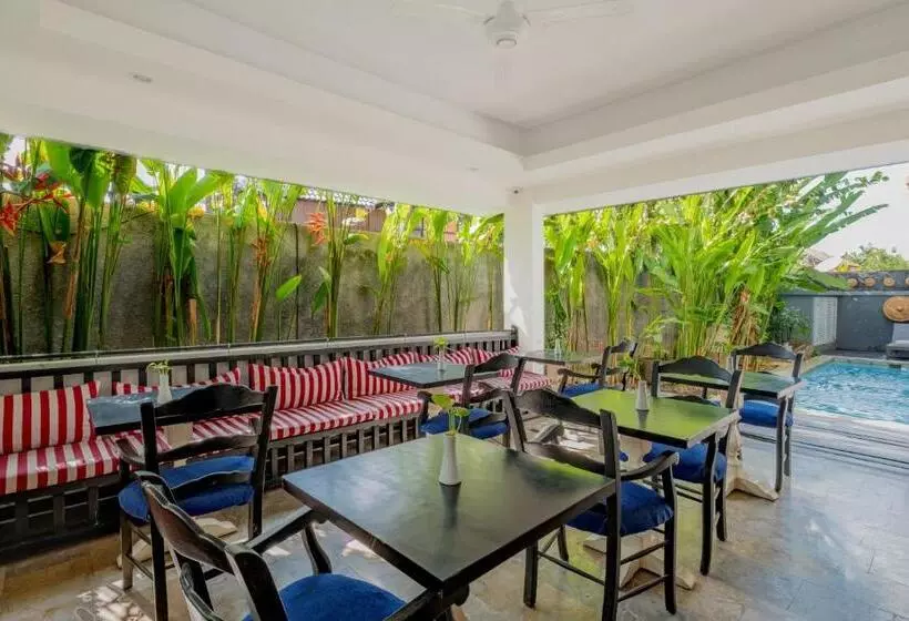 ホテル The Kanjeng Suites Petitenget