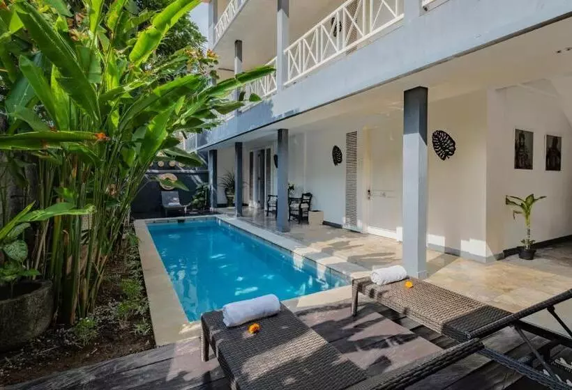 ホテル The Kanjeng Suites Petitenget