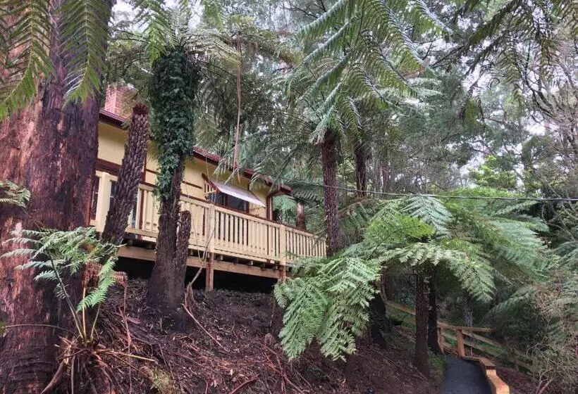 Charnwood Cottages In Warburton