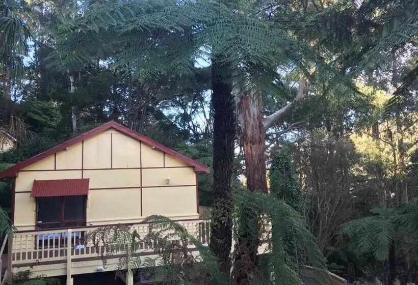 Charnwood Cottages In Warburton