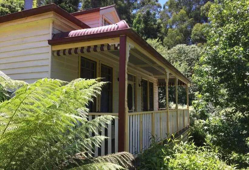 Charnwood Cottages In Warburton