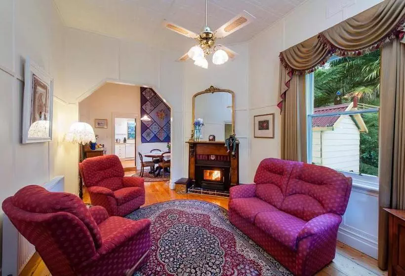 Charnwood Cottages In Warburton