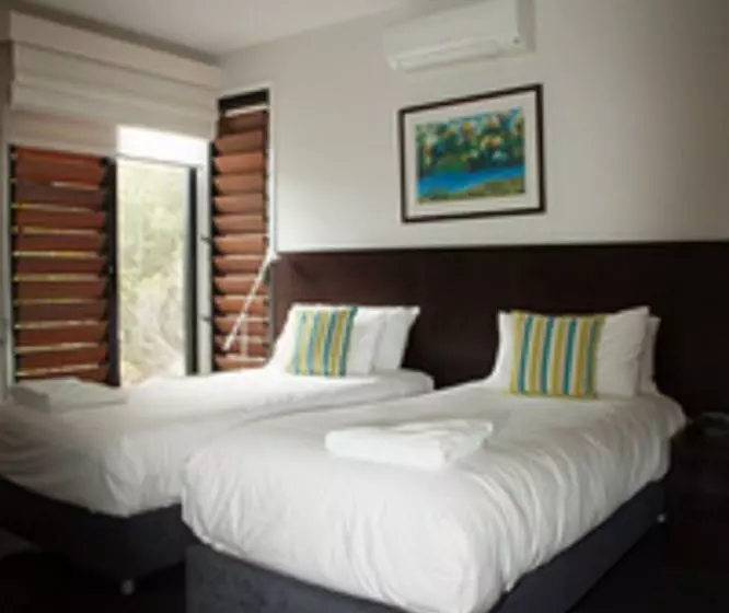 Отель Beach Road Holiday Homes