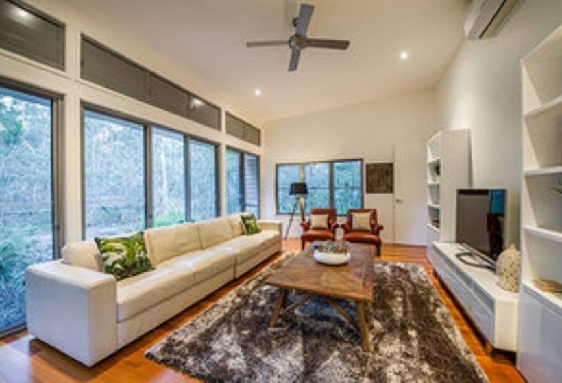 Отель Beach Road Holiday Homes