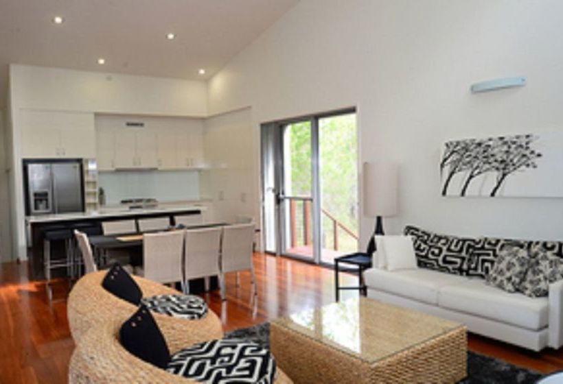 Отель Beach Road Holiday Homes