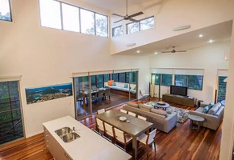 Отель Beach Road Holiday Homes