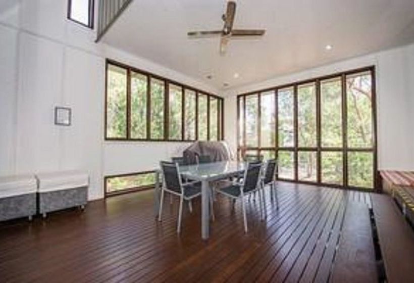 Отель Beach Road Holiday Homes