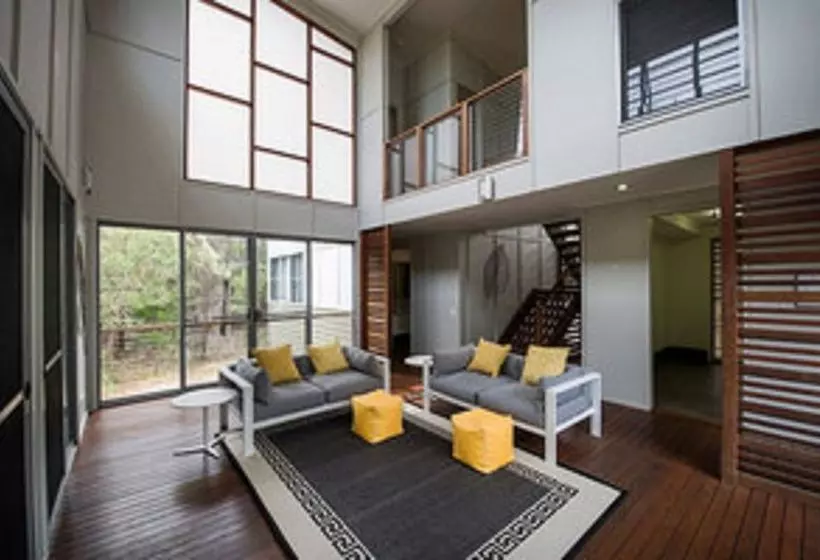 Отель Beach Road Holiday Homes