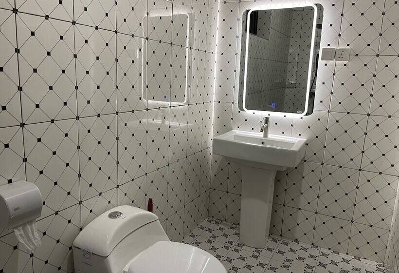 Отель Clinton Lodge