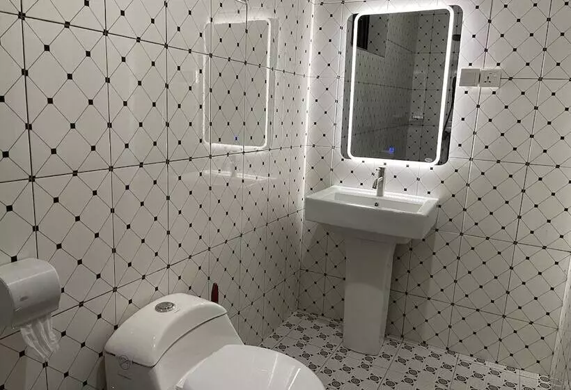 هتل Clinton Lodge