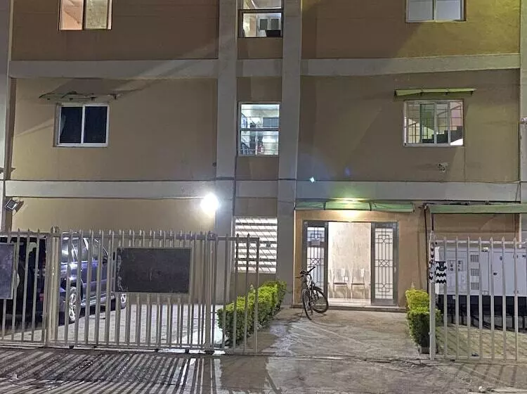 هتل Crown Palace Inn