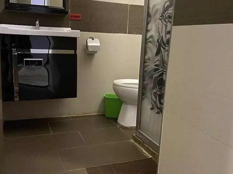 هتل Crown Palace Inn