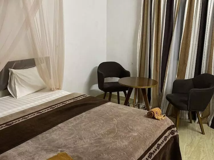 هتل Crown Palace Inn