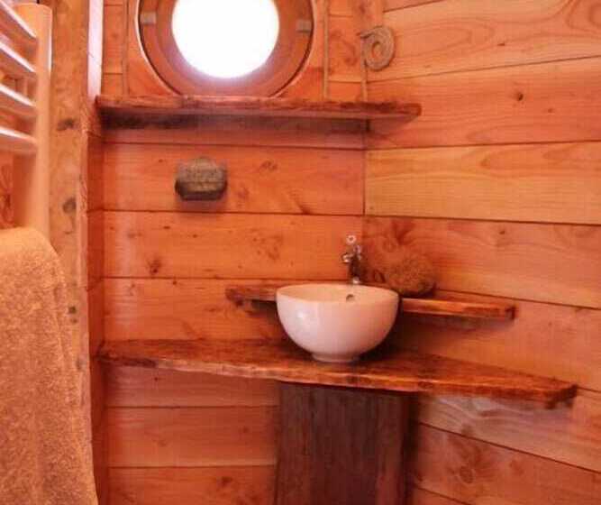 فندق Domaine La Roche Bellin