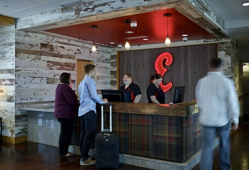 فندق Eddy's Resort