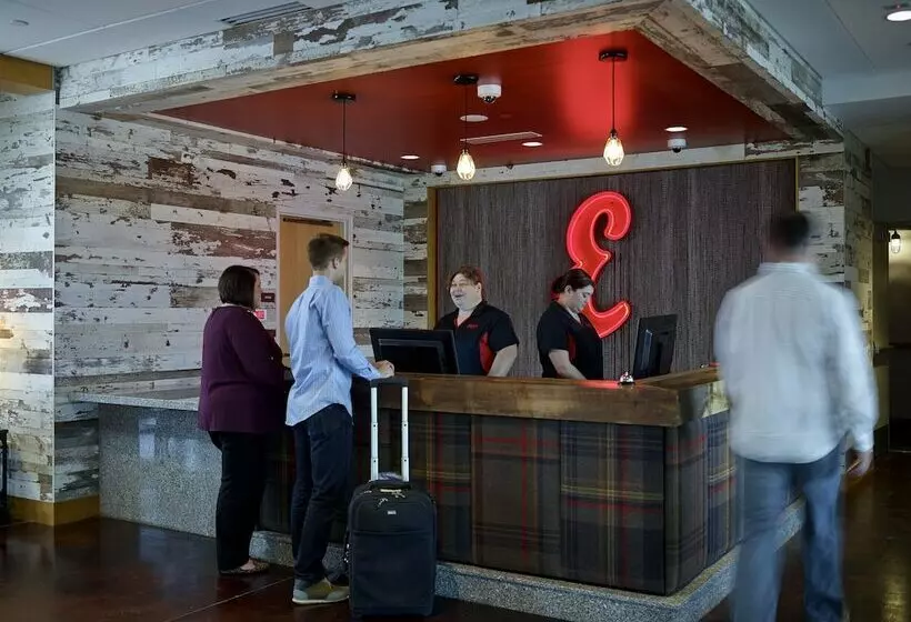 Hotelli Eddy's Resort